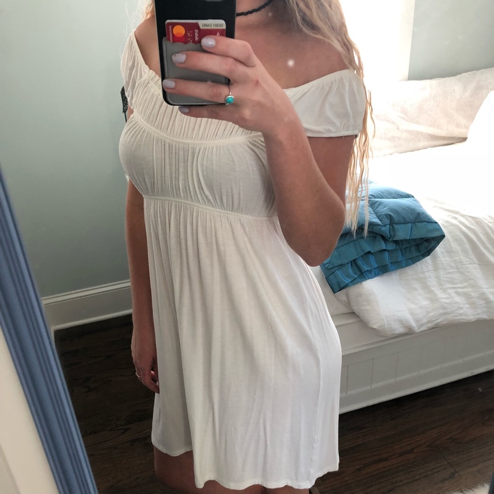 Off-the-shoulder DRESS